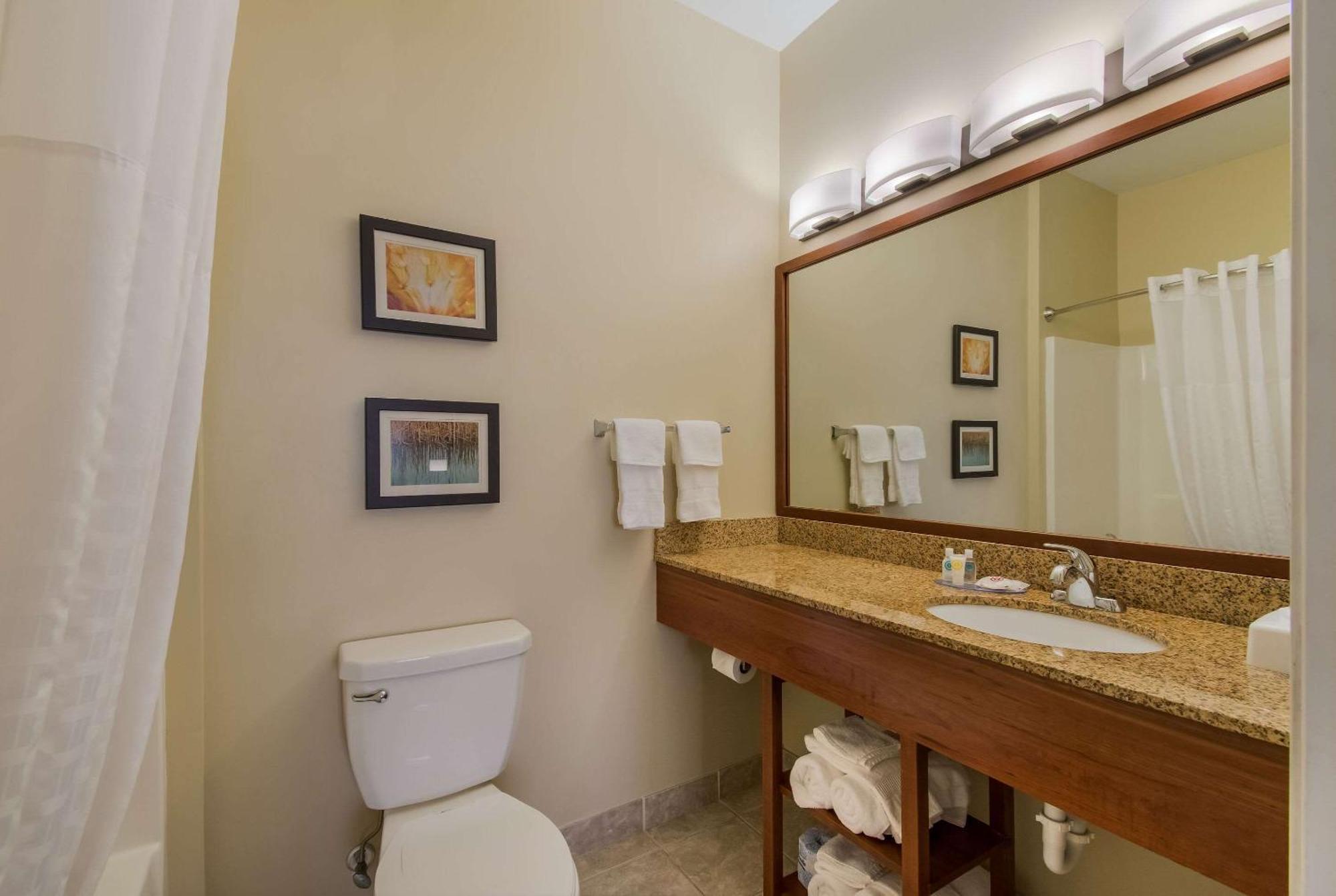 Comfort Inn & Suites Barnesville - Frackville Buitenkant foto
